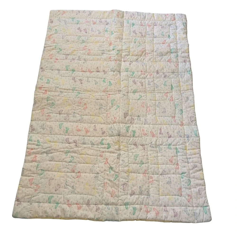 Handmade Vintage Style Baby Quilt Yellow Mint‎ Green Patchwork Footprint 33x49